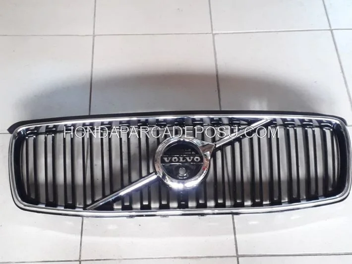 Volvo Xc90 Ön Panjur 20152019